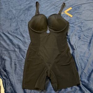 Sleek Black Women's Shapewear Bodysuit